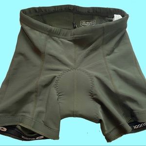 Sugoi bike shorts - size S - never used:)
